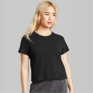 NWT Wild fable slightly cropped short sleeve shirt